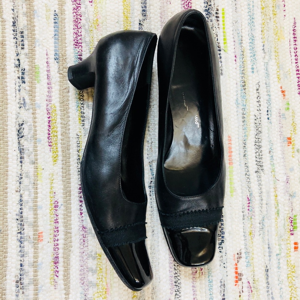 SALVATORE FERRAGAMO TWO TONE LEATHER HEELS 9